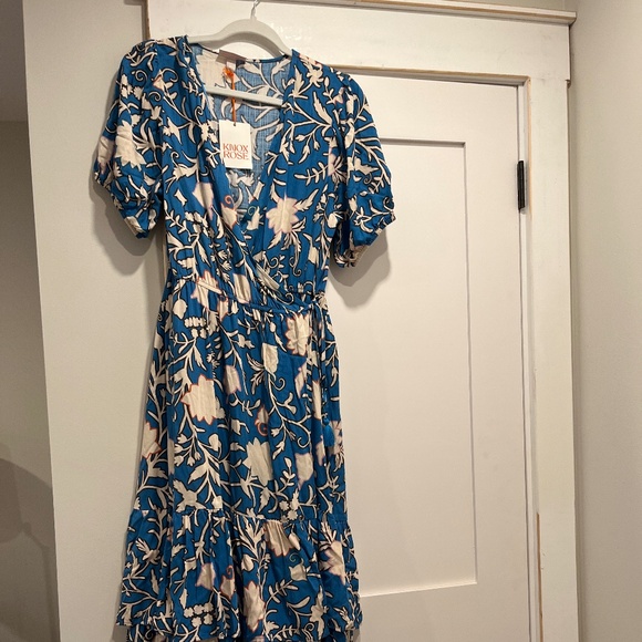 Target Knox rose dress, wrap with ruffle at bottom - Picture 1 of 4